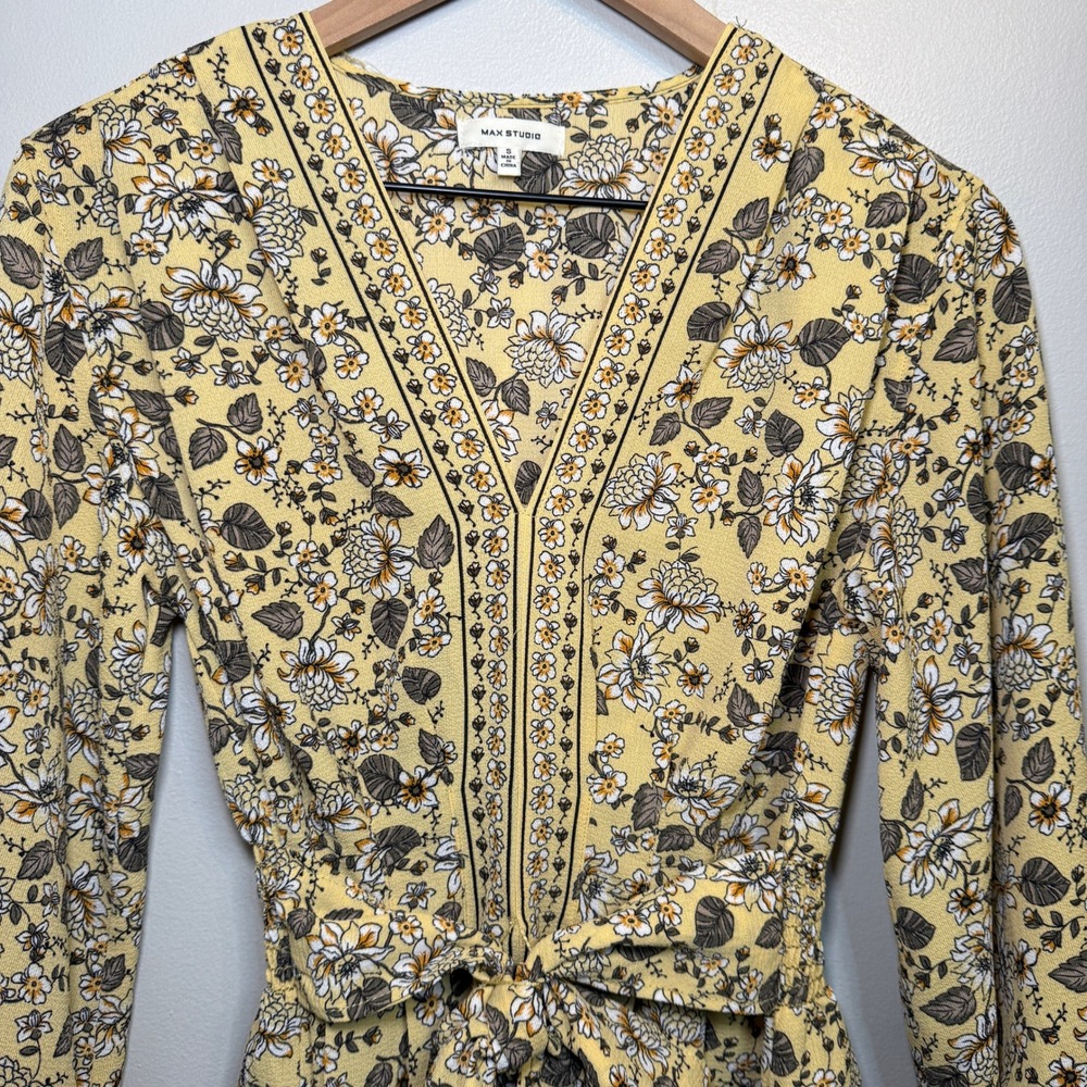 Max Studio Women's Yellow Floral V-Neck Smocked Waist Tie Blouse Top Size Small - Picture 2 of 5